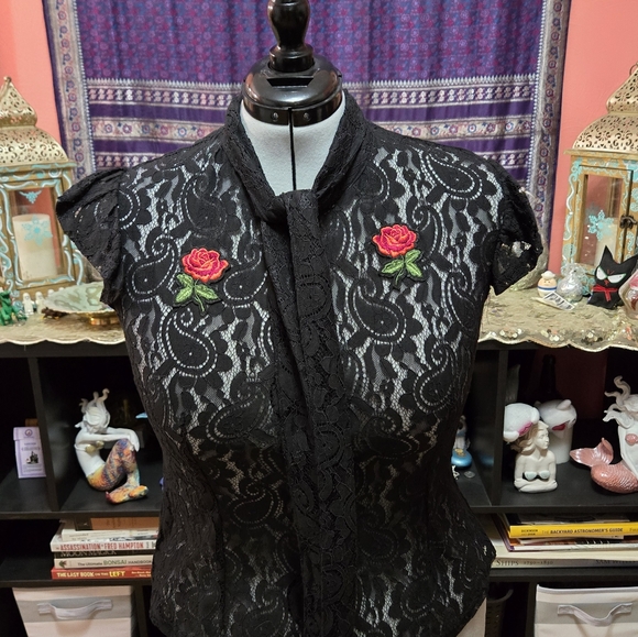 Button up lace dress shirt - Picture 2 of 5